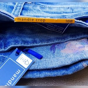 Bandolino Mandi Crop Pants Plus size